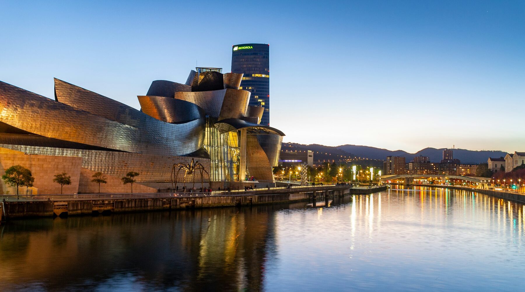 Bilbao Ontdekken: Top Bezienswaardigheden en Tips