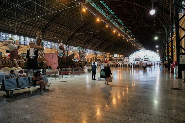 Ontdek het Centraal Station Valencia: Architectonisch Icoon