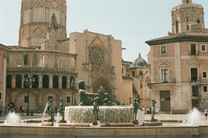 Plaza de la Virgen Valencia: Een Gids voor Bezoekers